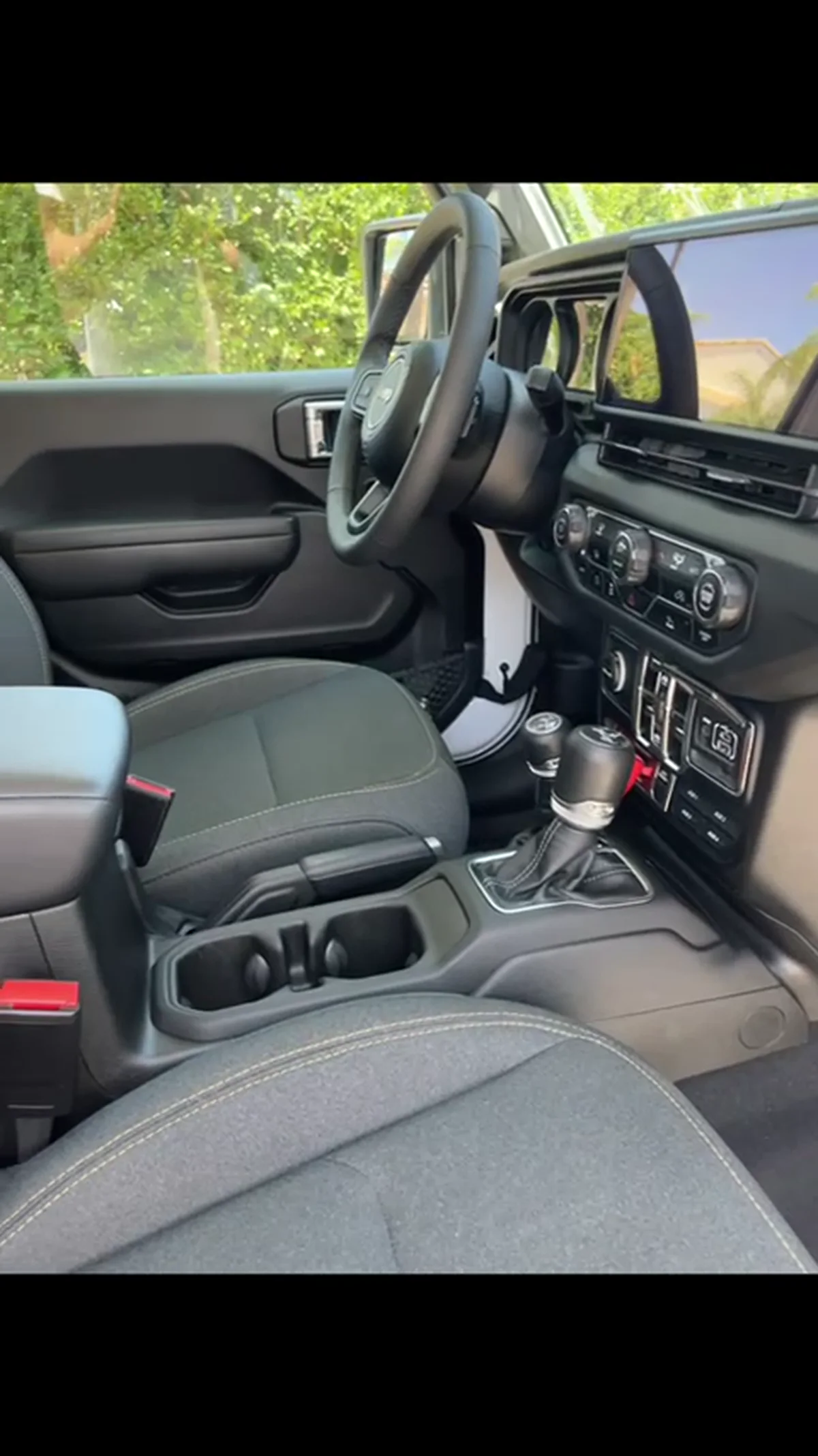 Clean Jeep cabin after A&N detailing